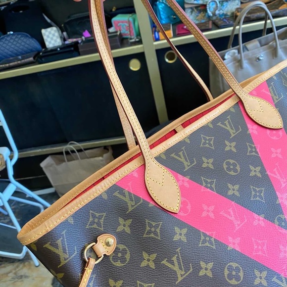 Authentic Louis Vuitton Pink Monogram V Neverfulll MM - Picture 3 of 14